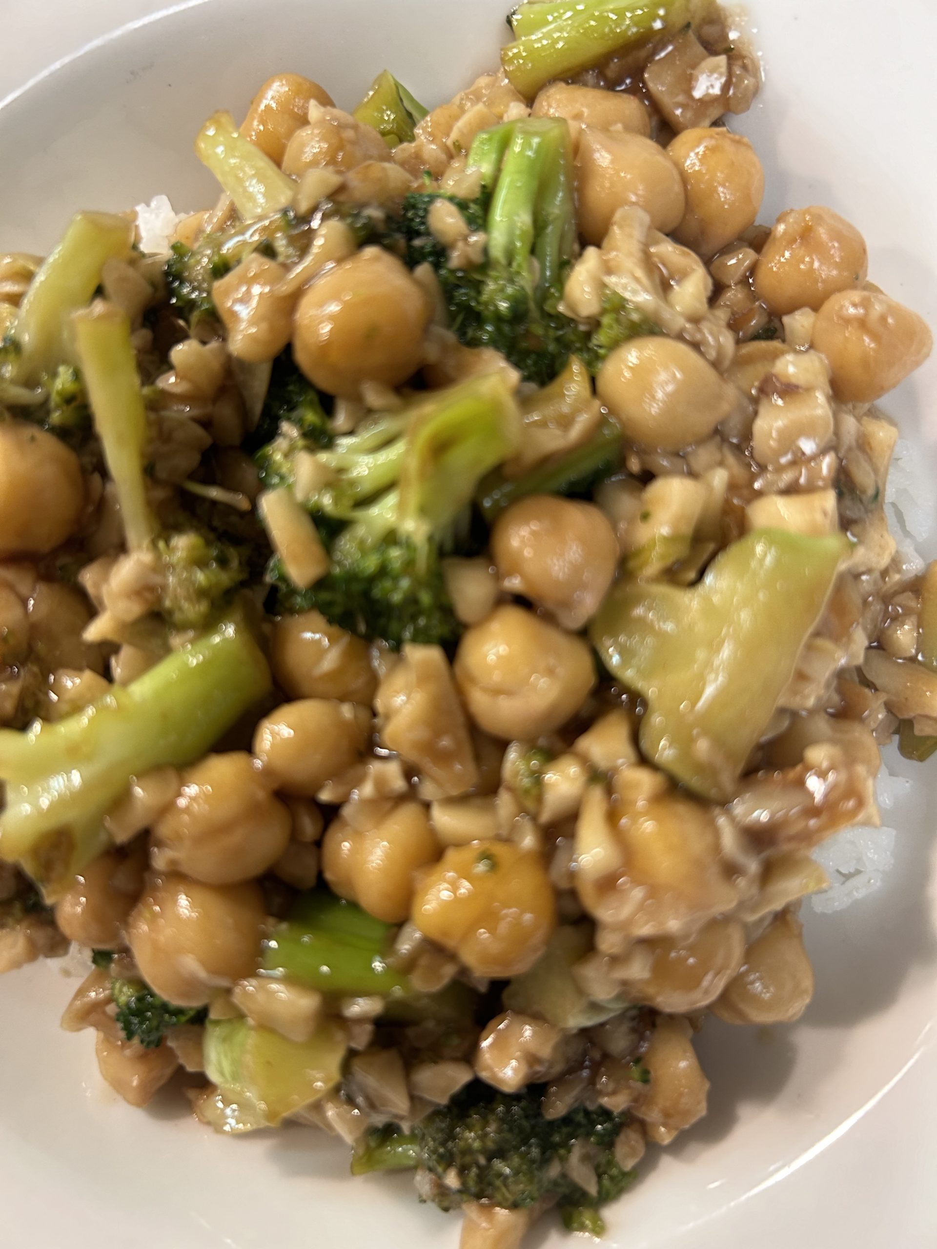 Broccoli, Cashew & Chickpea Skillet